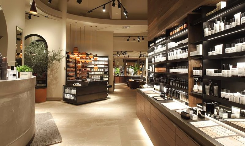 Освещение магазинов косметики и парфюмерии