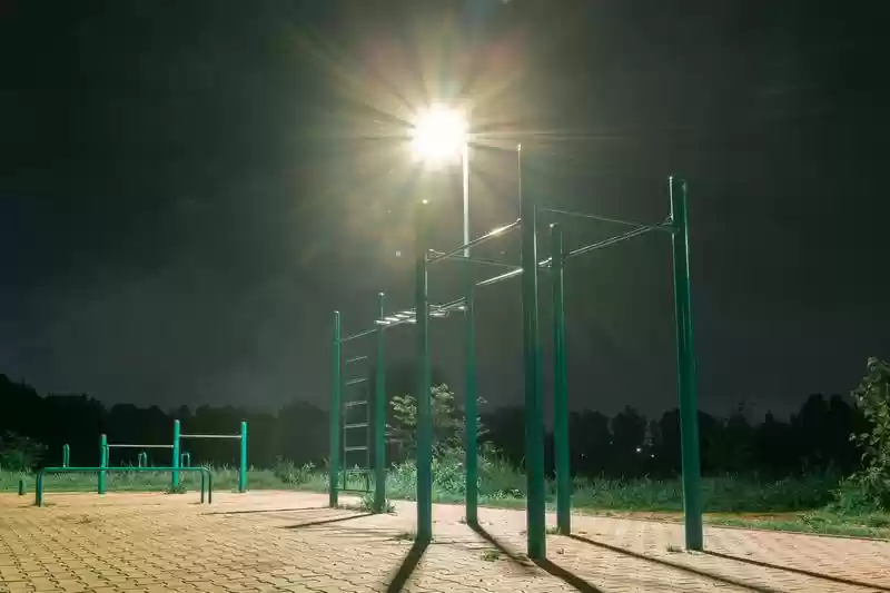Освещение спортивных площадок: необходимый элемент безопасности