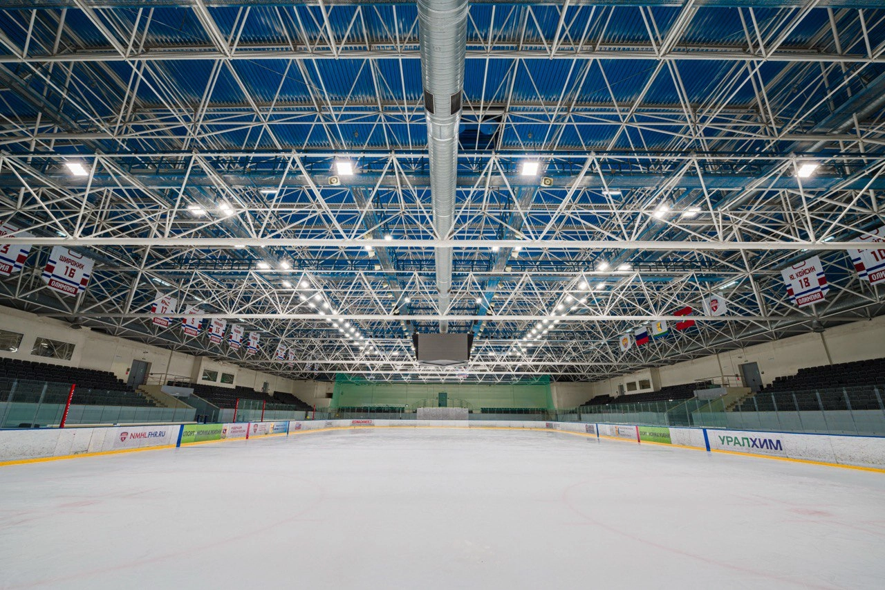 Как освещаются хоккейные коробки и ледовые арены