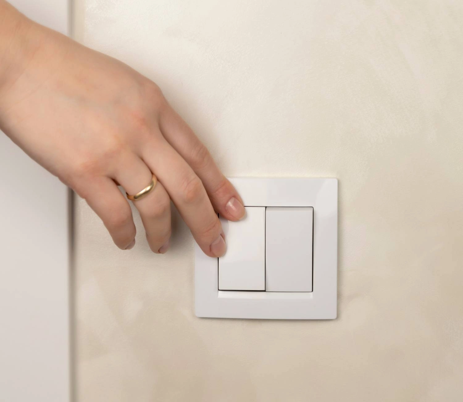 Особенности подключения двухклавишного выключателя освещения: нюансы и порядок работ