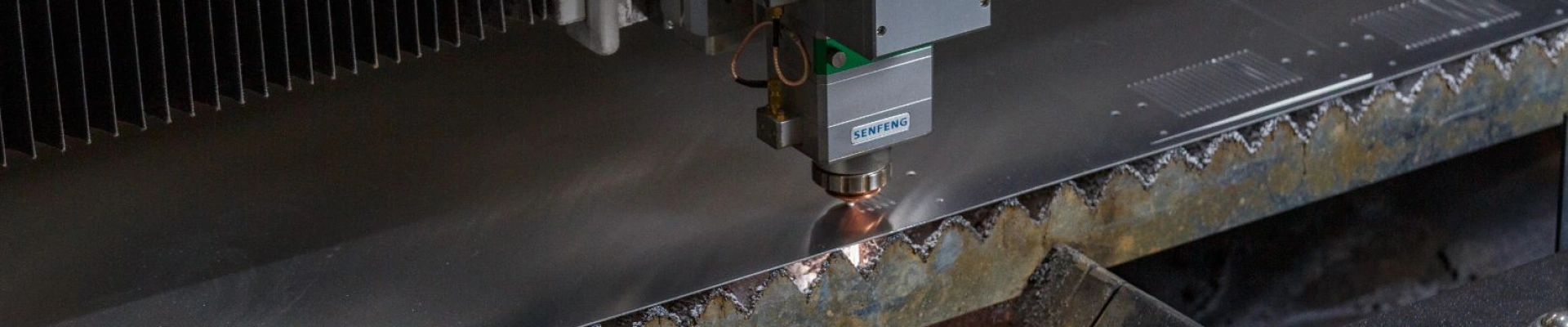 участок лазерного раскроя листового металла