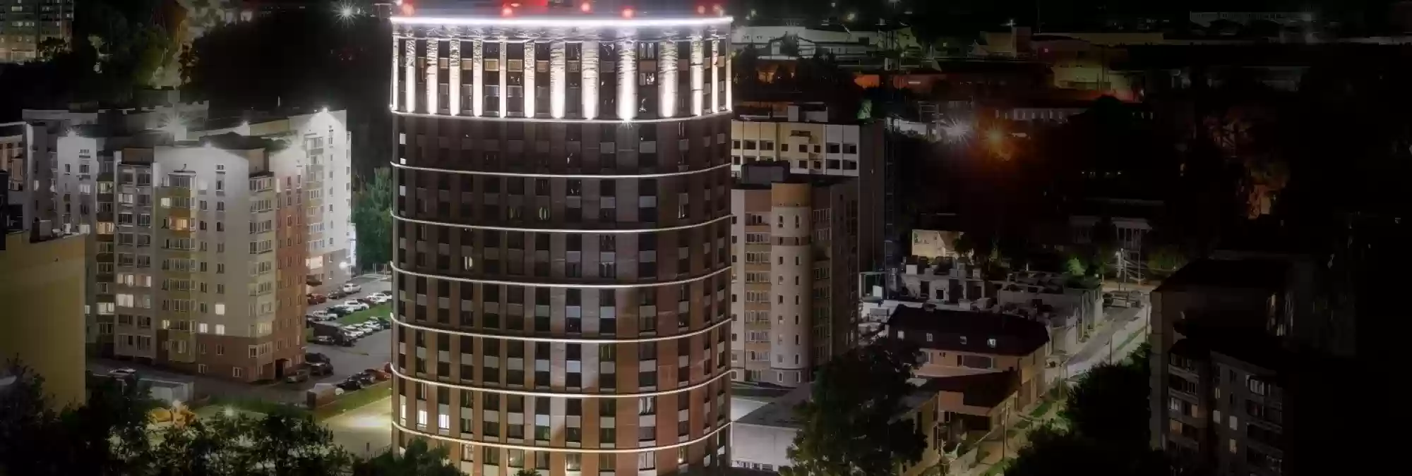 Освещение фасада жилого дома